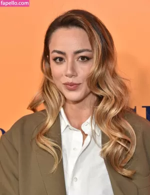 chloe-bennet thumbnail #232533