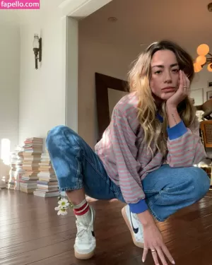 chloe-bennet thumbnail #232529