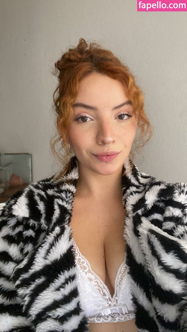 chloe-parker – I Nudes – Celeb Nudes