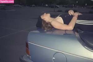 clairo thumbnail #1746239