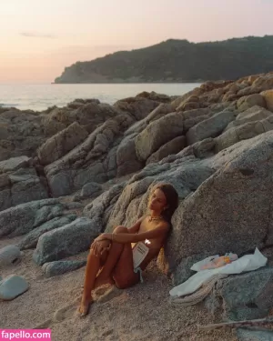 colomba-asmr thumbnail #1053372