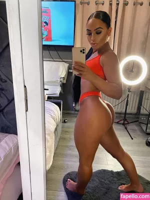 courtney-hodgeson thumbnail #1463817