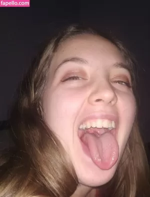 cumslut-val thumbnail #3372593