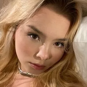 cutiiemiia thumbnail #892258
