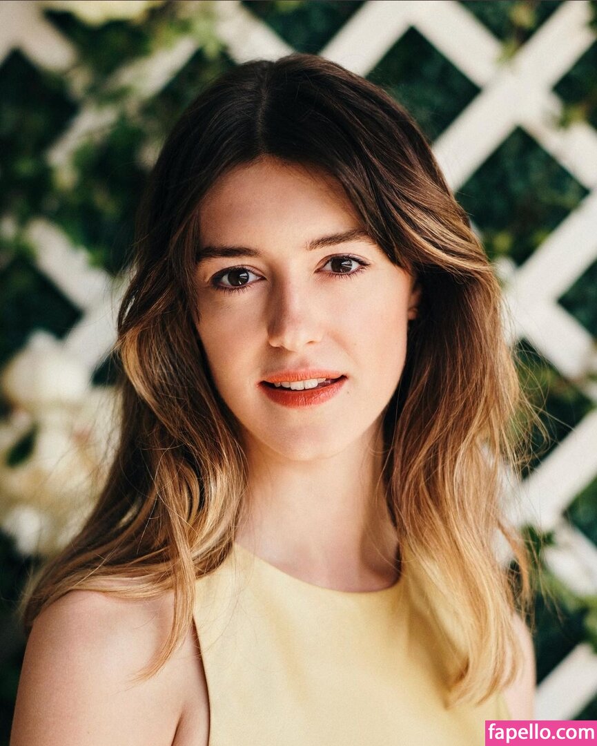 Daisy Edgar-Jones-2
