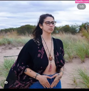 danarhakos thumbnail #1229234