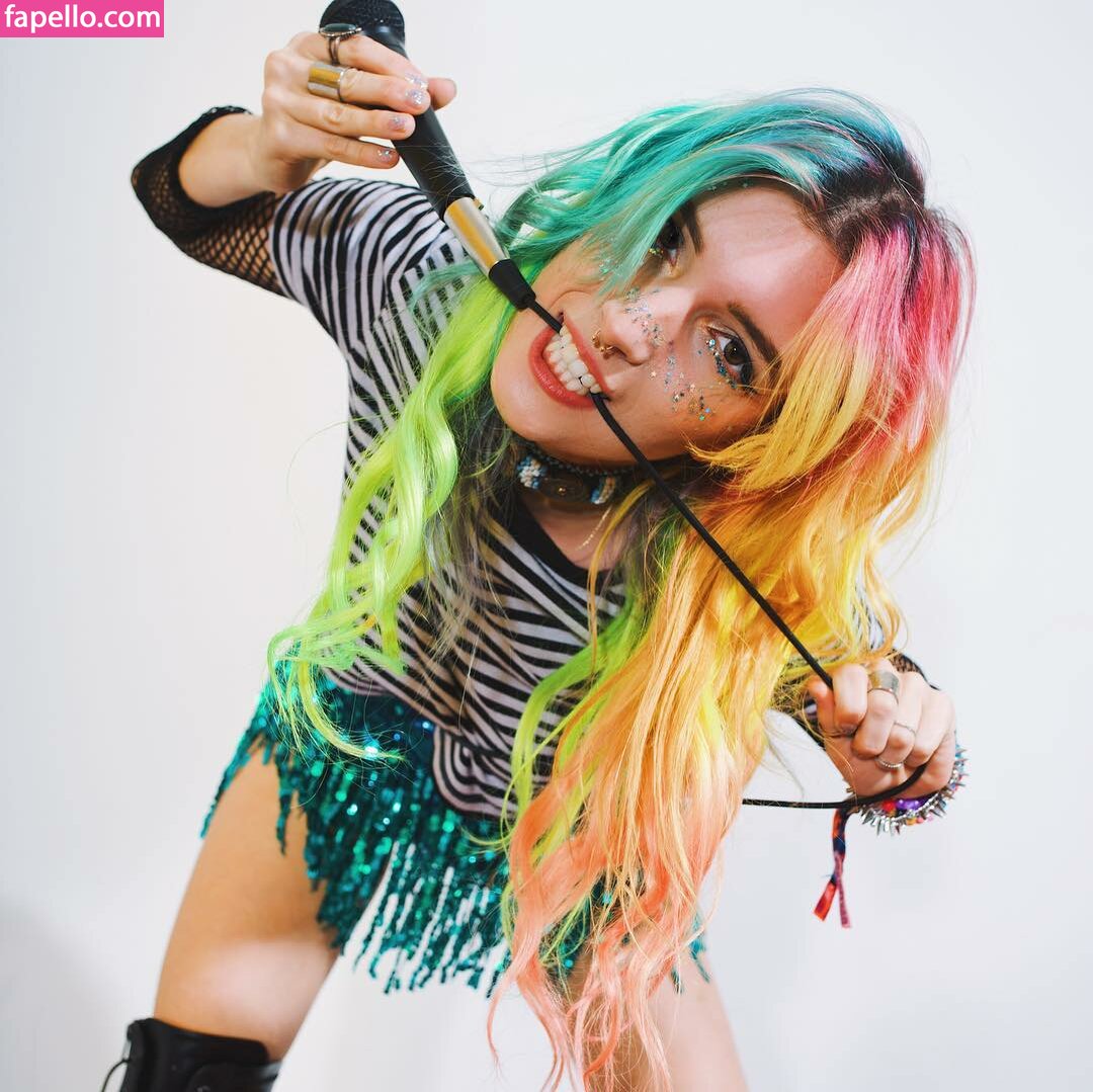 Dani Thorne-3