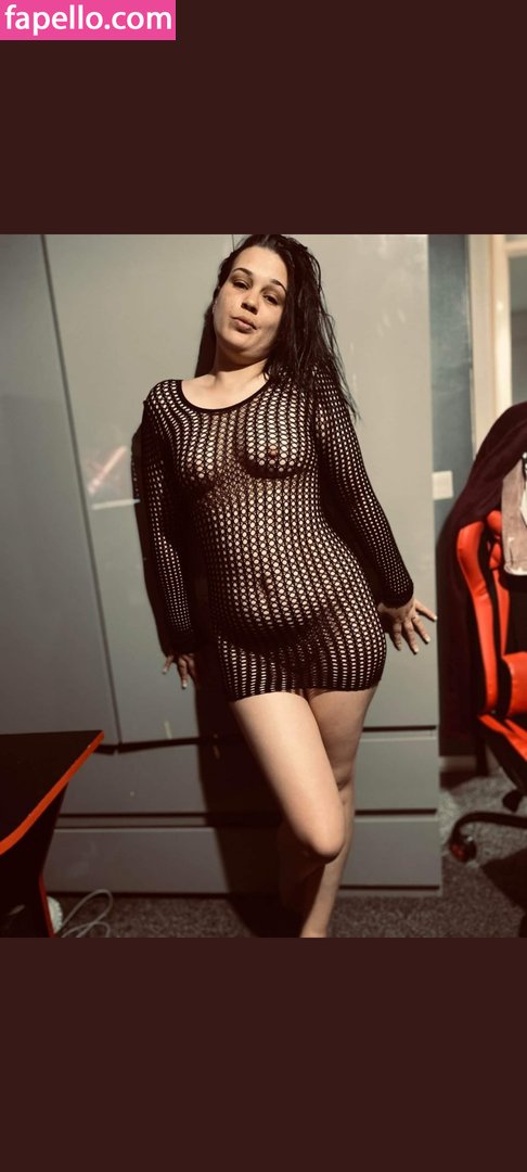 Debzlouise-2