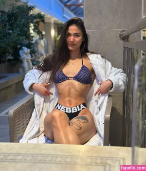 denisa-tran thumbnail #6110788