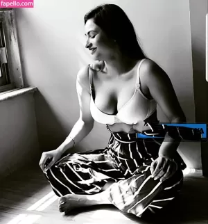 desi-nri thumbnail #3427403