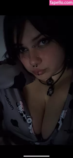 divineecurves thumbnail #6097035