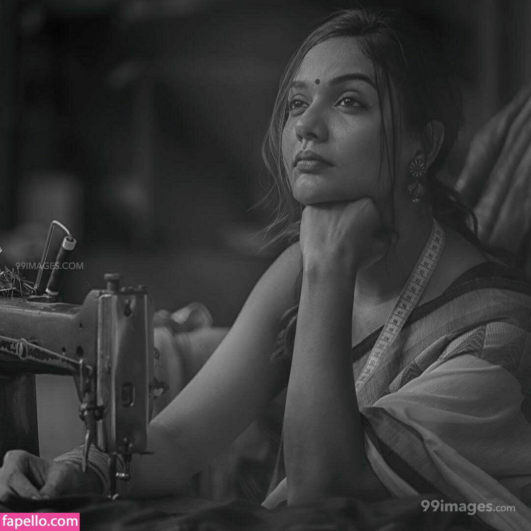 Divya Agarwal-3