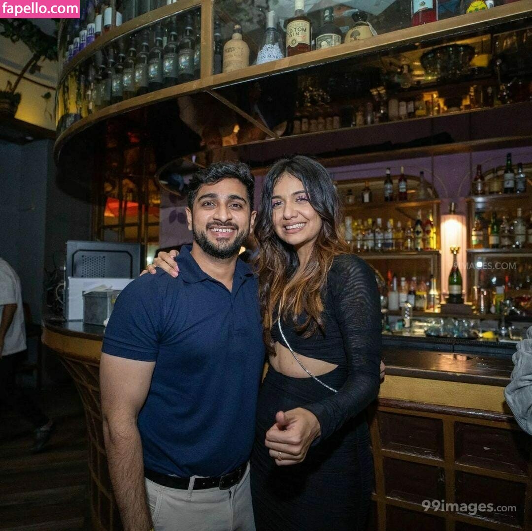 Divya Agarwal-1
