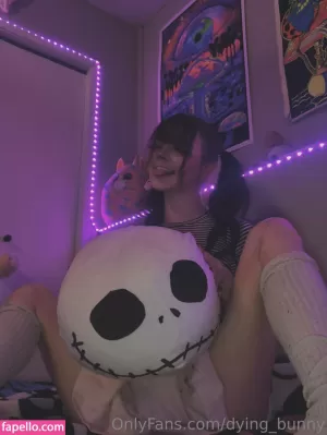 dying-bunny thumbnail #3433595
