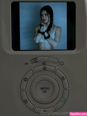 elaine-thi thumbnail #2607669