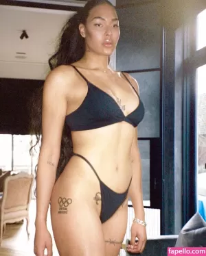 elizabeth-cambage thumbnail #127206