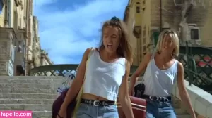 elizabeth-hurley thumbnail #309506