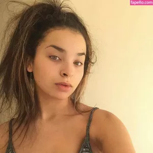 ella-eyre thumbnail #1796856