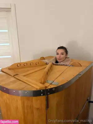 ella-malina thumbnail #6094914