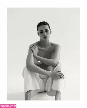 elle-trowbridge thumbnail #6036863