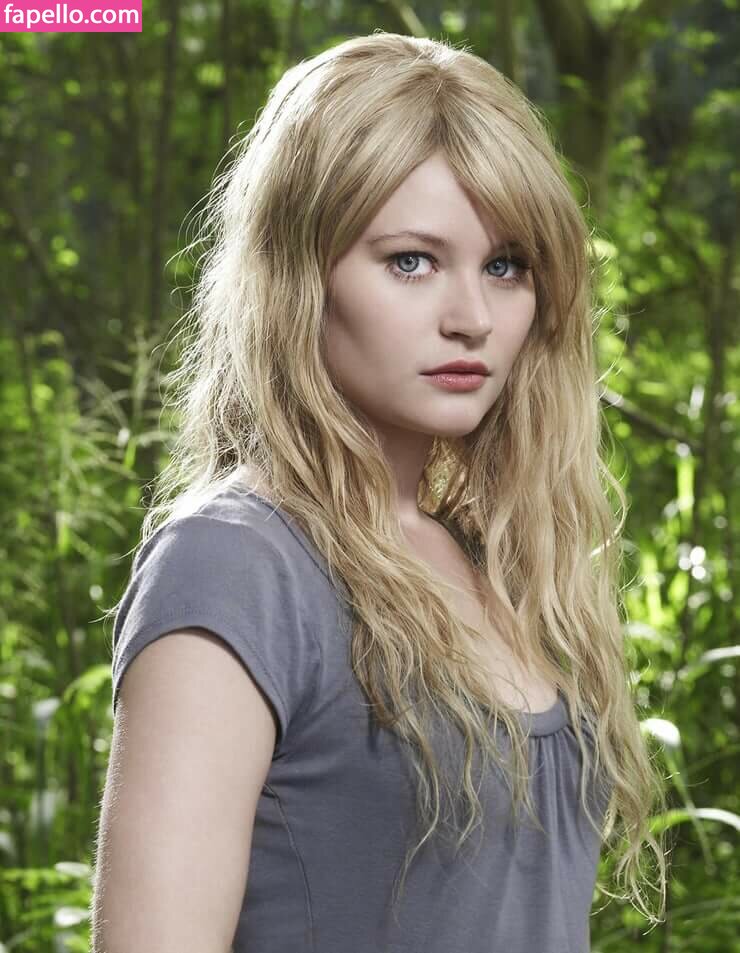 Emilie De Ravin-3