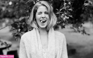 emily-bett-rickards Nude Photos & Videos - I Nudes - Celeb Nudes