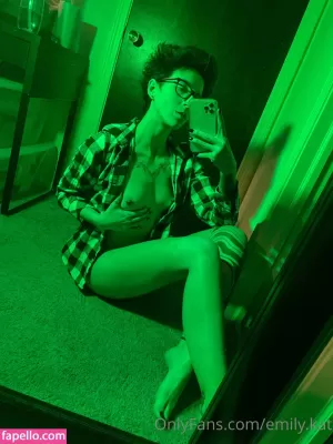 emily-kat thumbnail #3814409