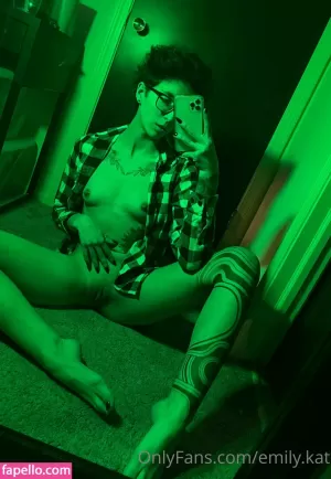 emily-kat thumbnail #3814408