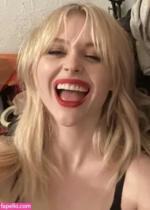 emily-lind thumbnail #1020680