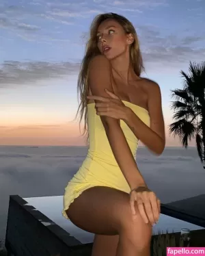 ester-exposito thumbnail #401152