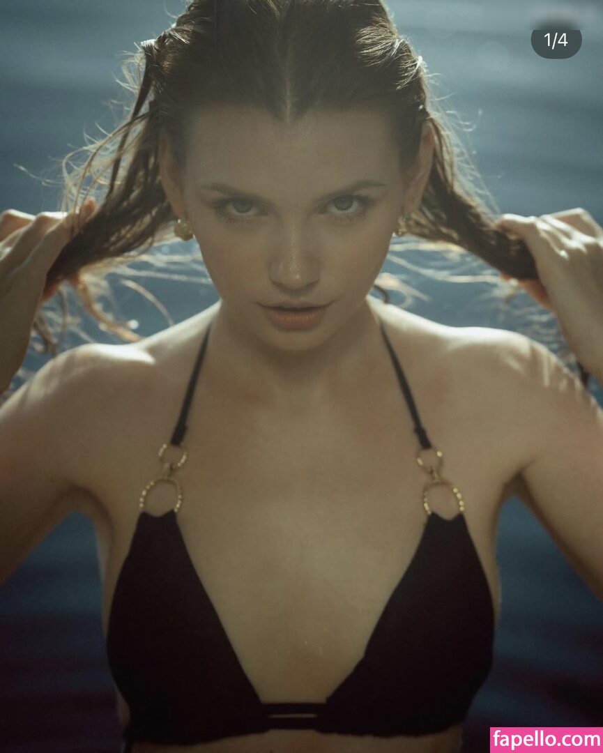 Eva Bloss-2
