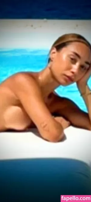 eva-gutowski thumbnail #3401543