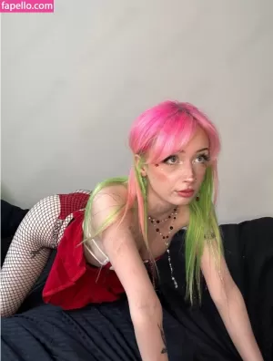 evaaviolett-3 thumbnail #3469621