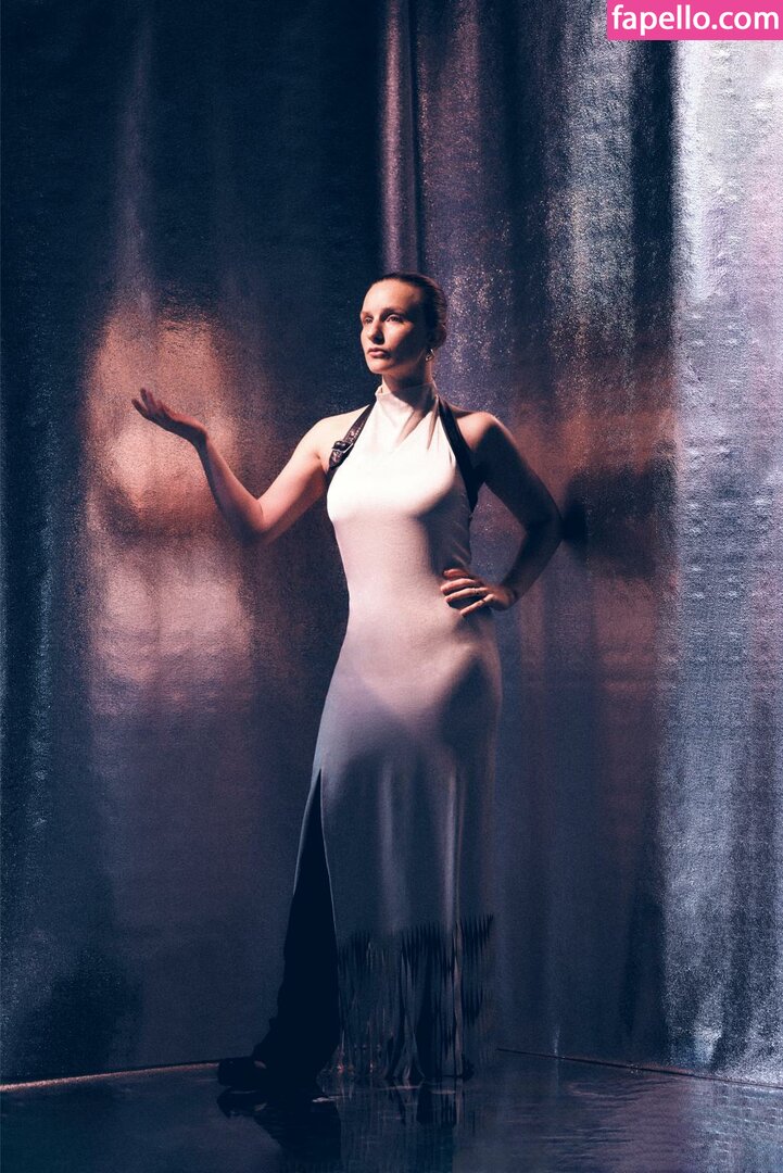 Faye Marsay-3