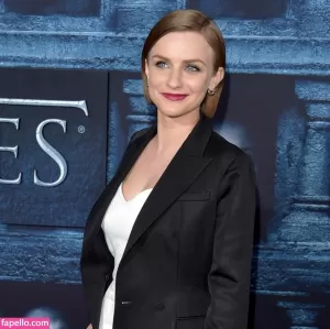 faye-marsay thumbnail #6079668