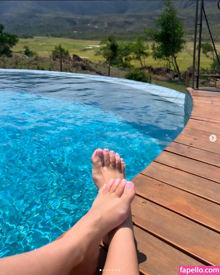 feet_lou-1