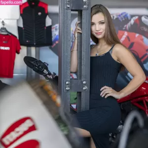 fiege-eszter thumbnail #3280632