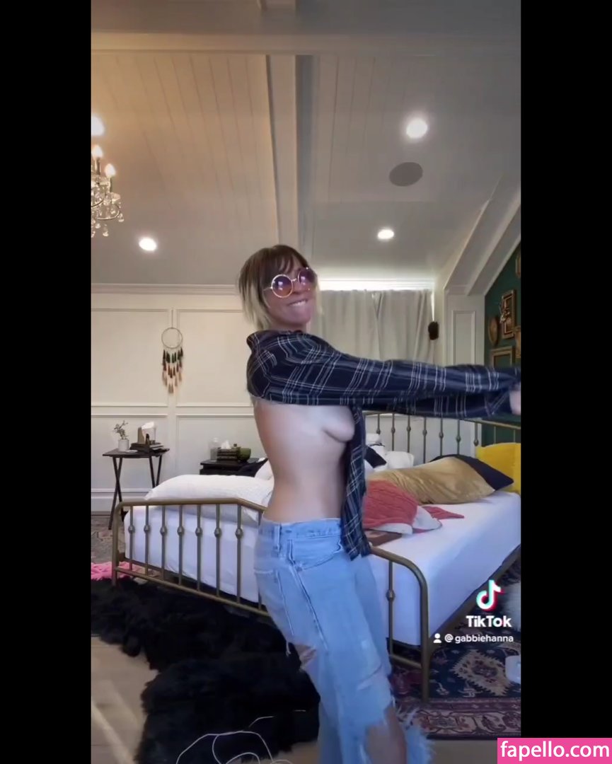 Gabbie Hanna-2