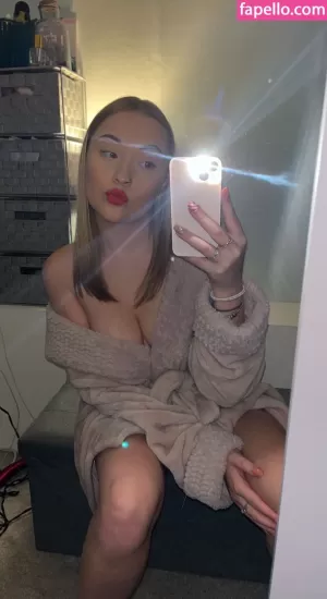 gem-louise thumbnail #1845917