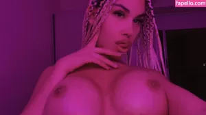 giuli-turns thumbnail #1851870