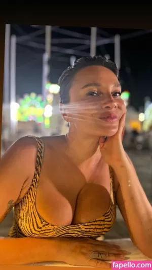 gizzi-erskine thumbnail #1267122