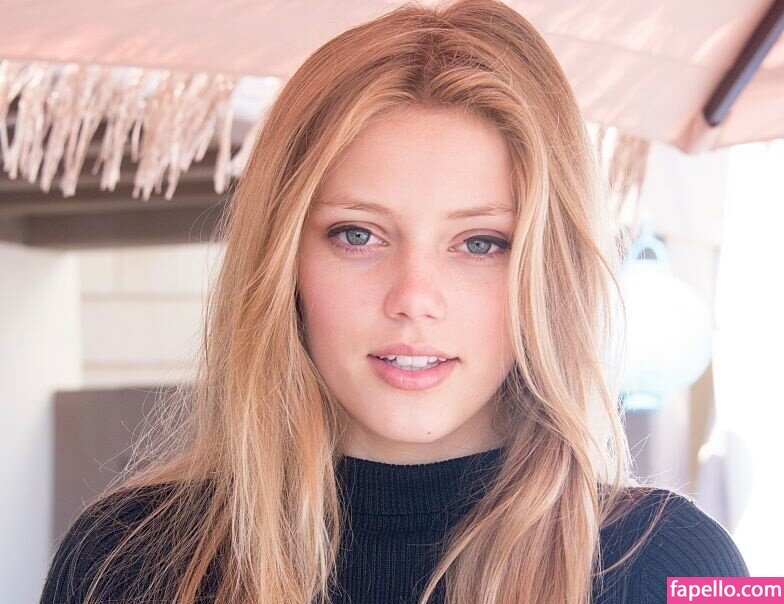 Grace Van Dien-2