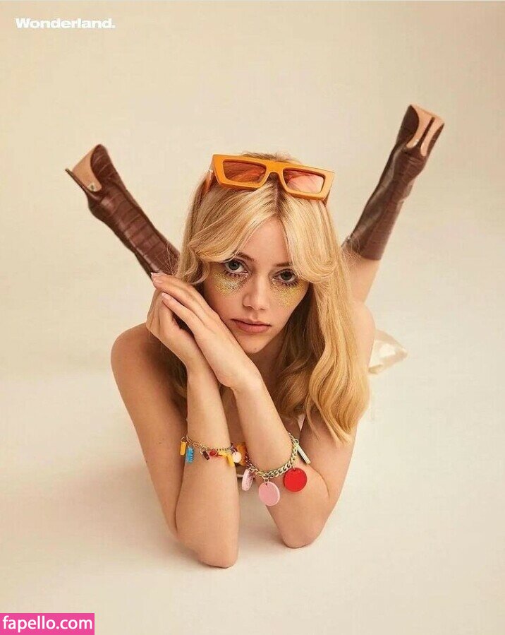 Grace Van Dien-1