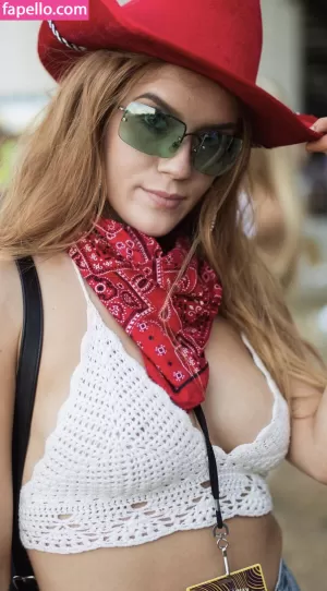 hali-woken thumbnail #1862213