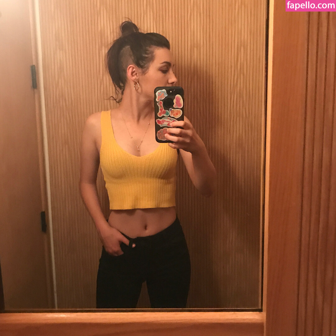 Hannah Marks-2