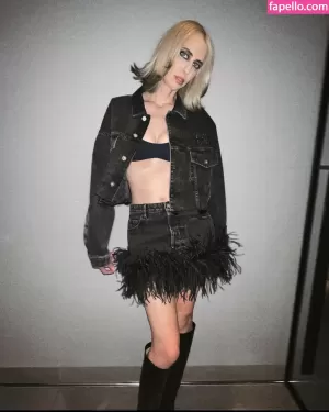 hila-klein thumbnail #2537792