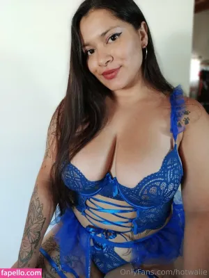 hotwalie thumbnail #6194417