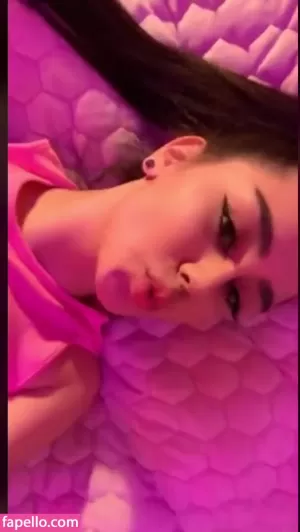 husvjal thumbnail #1881350