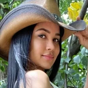 iam-nailah thumbnail #1169168