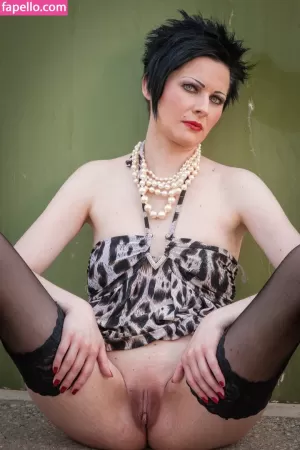 inablue thumbnail #1409423